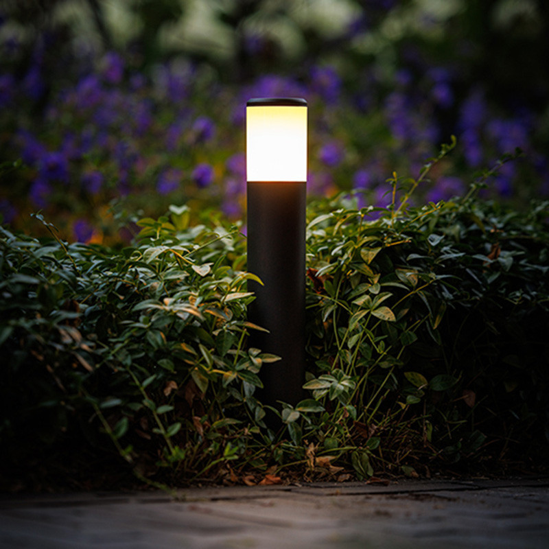 Ivan 12 Volt Garden Post Light - Easy To Install Plug & Play